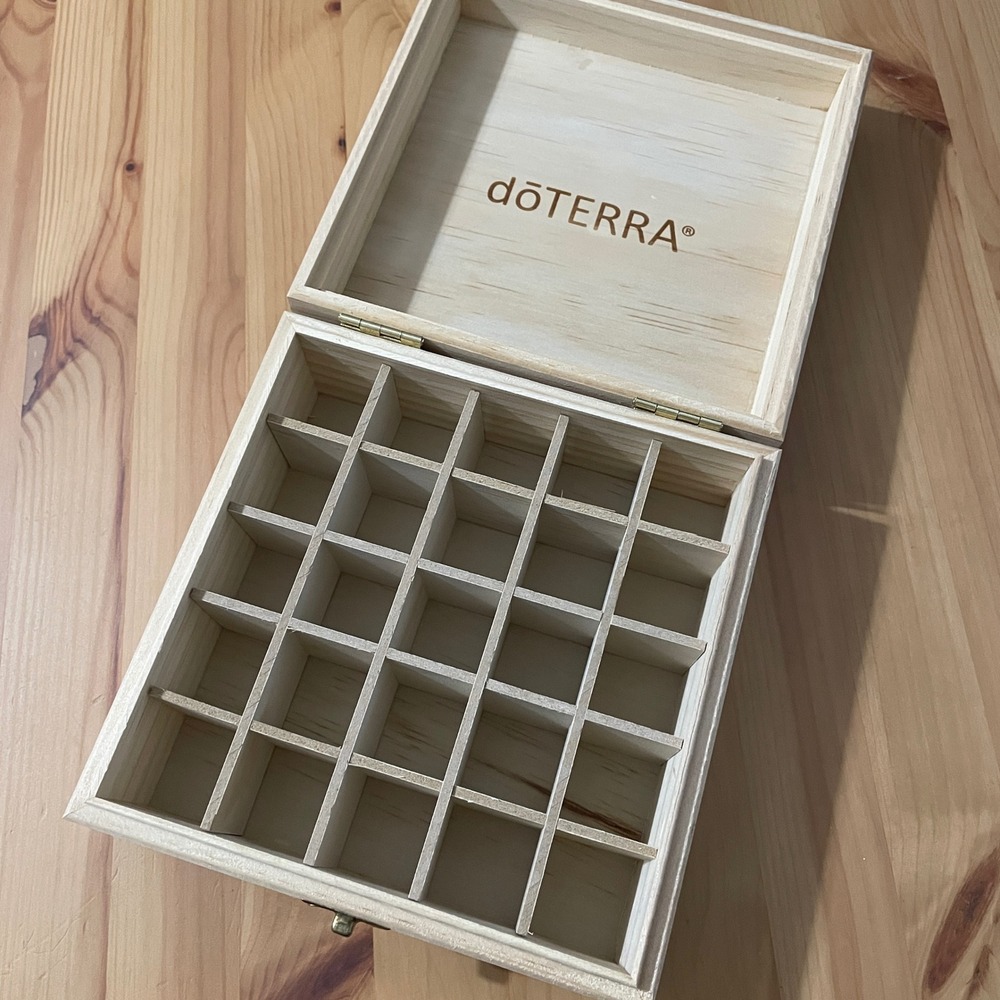 doTERRA Wood‎ Essential Oil Bottle Storage Box - Picture 4 of 10
